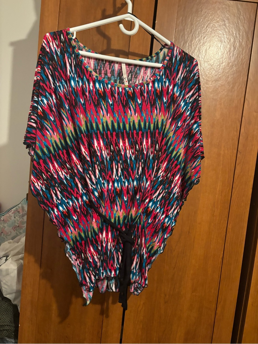 Women's V-Neck Multicolor Printed Top with Tie